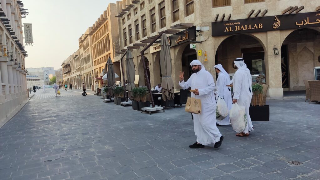 escala larga en el aeropuerto de doha