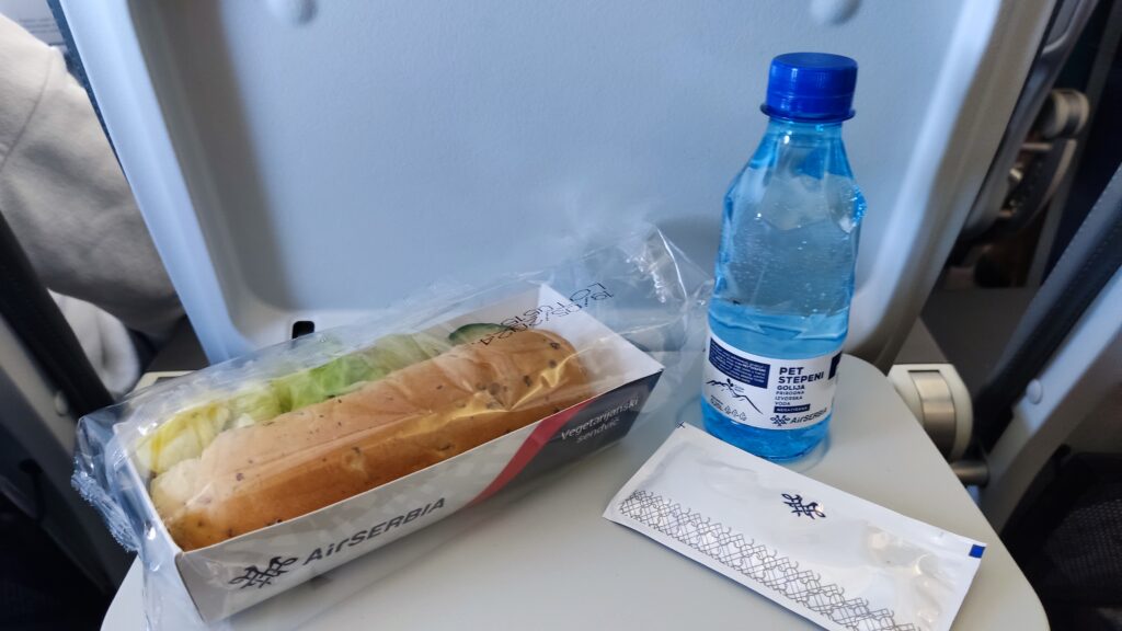 air serbia comida
