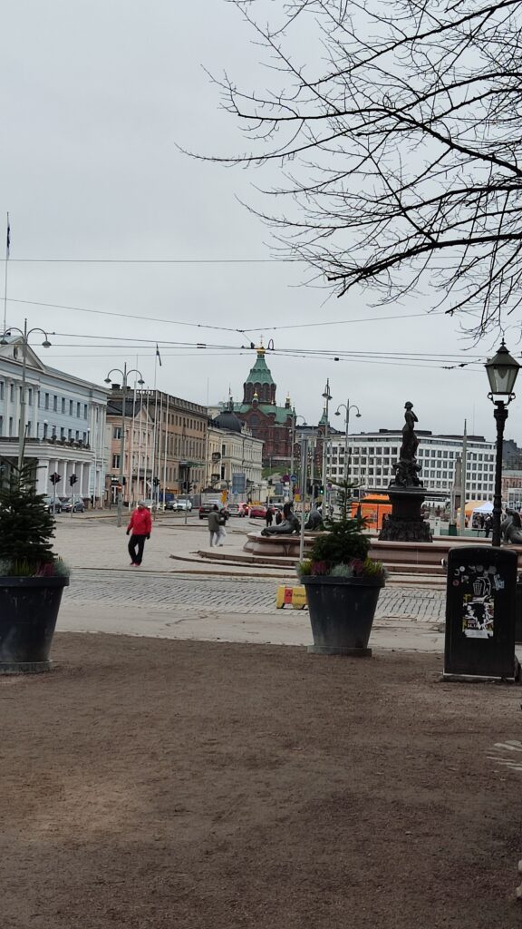 La plaza del Mercado de Helsinki