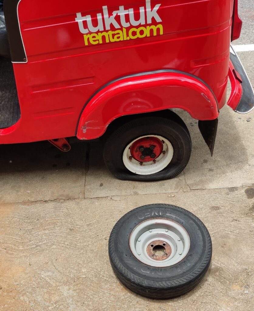tuk tuk srilanka