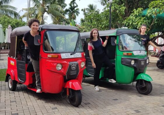 alquilar tuktuk sri lanka