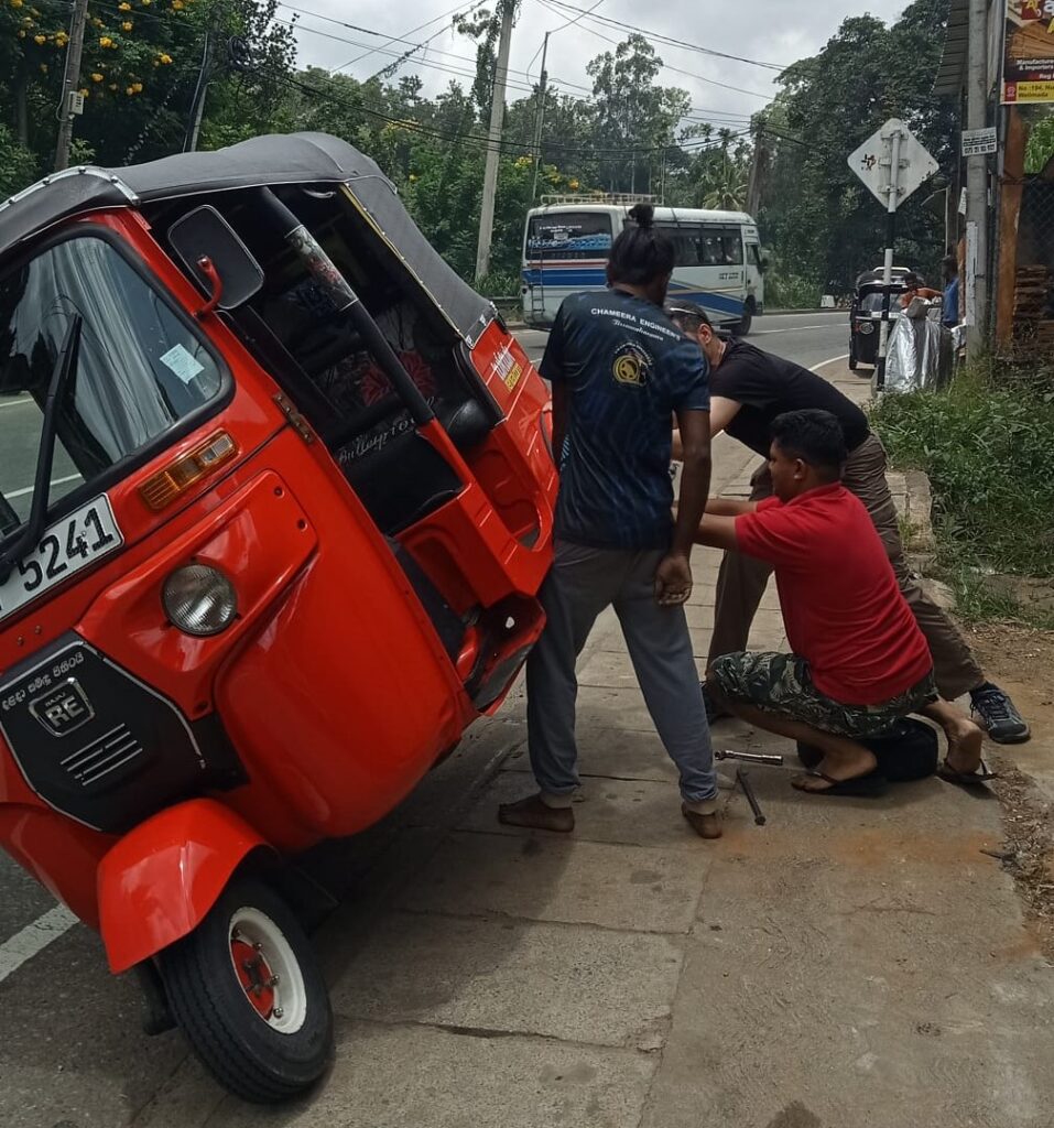 tuktuk rental sri lanka