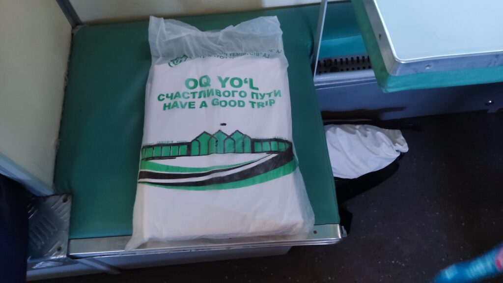 viajar en tren en Uzbekistán