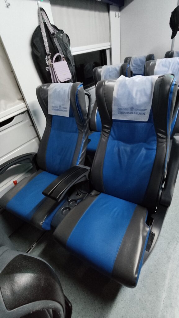 viajar en tren en Uzbekistán