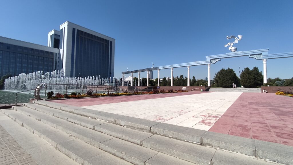 Plaza Mustaqillik (Plaza de la Independencia)
Taskent