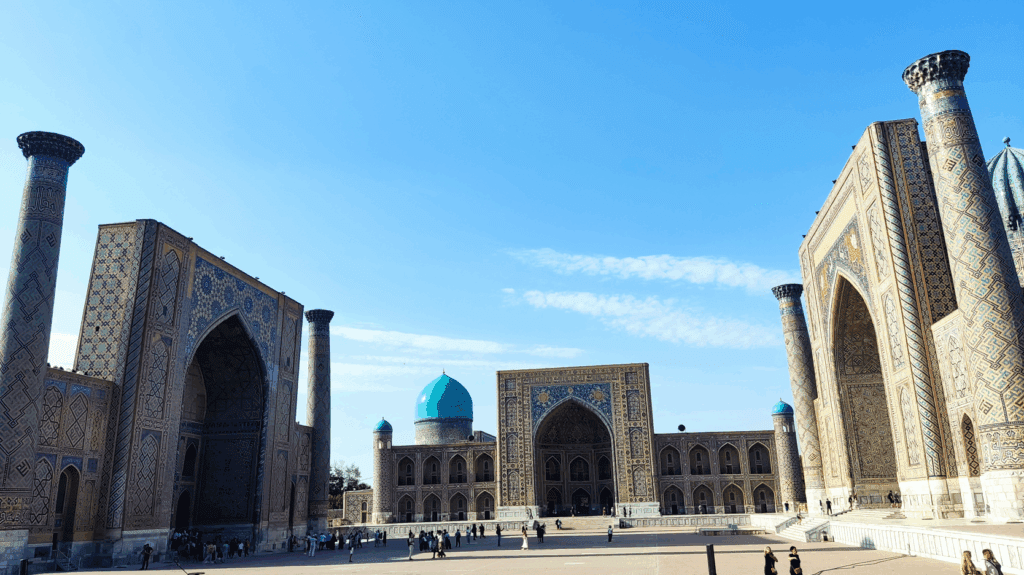 Plaza_registan_samarcanda