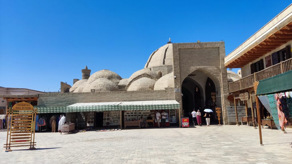 Toki Telpak furushon, bujara